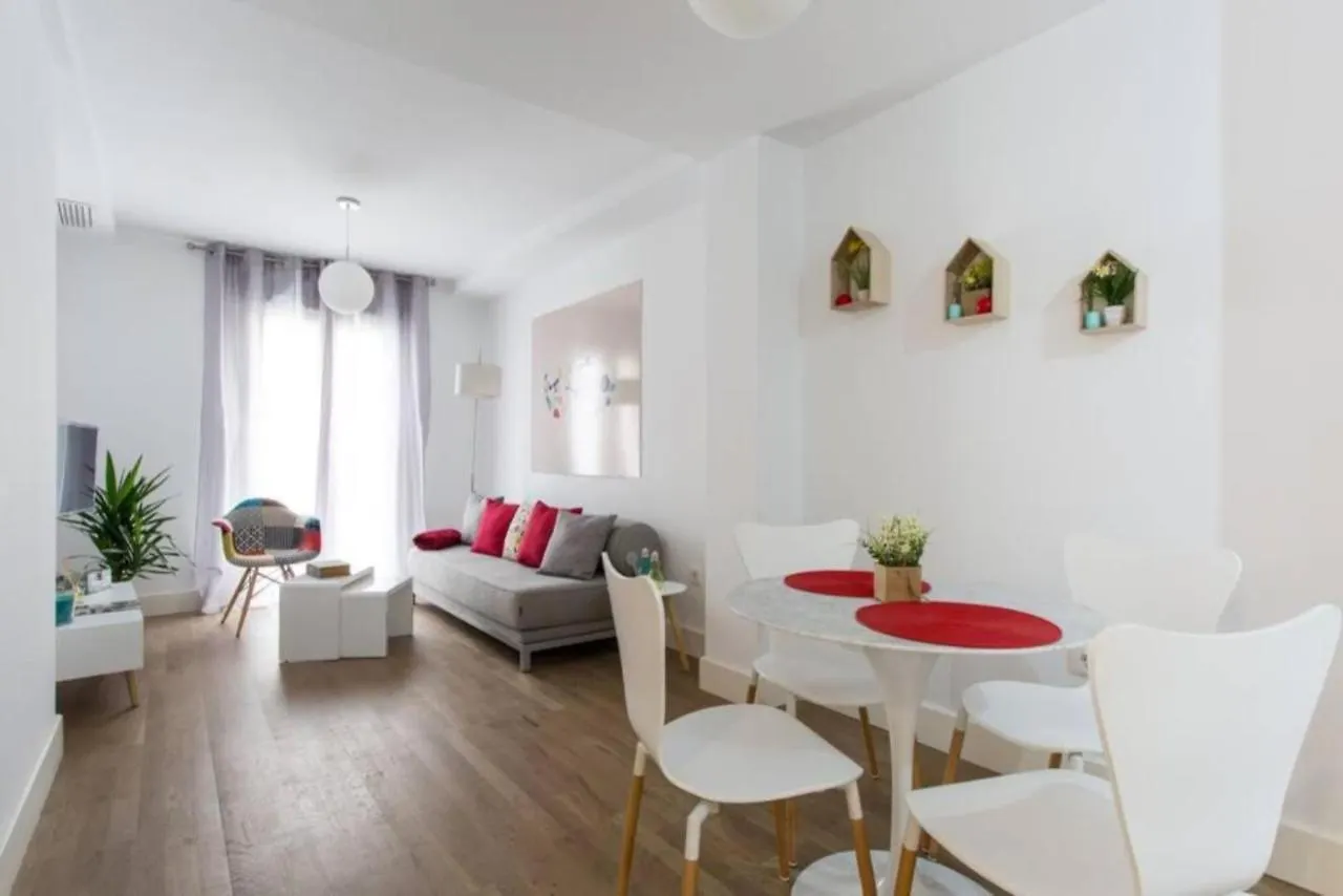 Pop Art, Un Aroma A San Julian En Enladrillada Apartment Seville