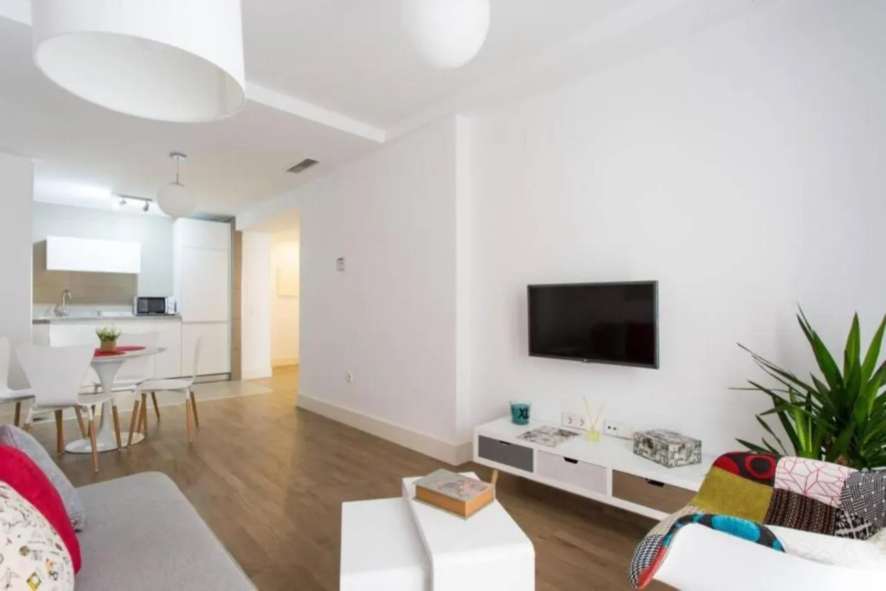 Pop Art, Un Aroma A San Julian En Enladrillada Apartment Seville